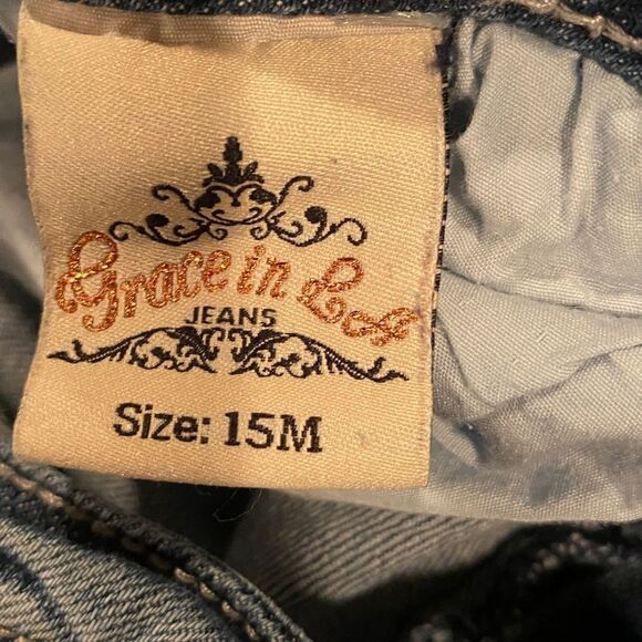 Grace in La Cropped Jeans - Picture 12 of 16